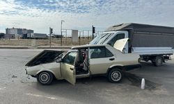 Adıyaman'da otomobille kamyonetin çarpıştığı kazada 3 kişi yaralandı