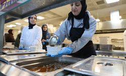 Diyarbakır Vakıflar Bölge Müdürlüğü, Mardin'de her gün 2 bin öğrenciye iftar veriyor