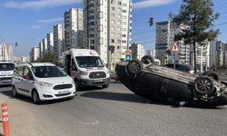 Diyarbakır'da devrilen otomobildeki 6 kişi yaralandı