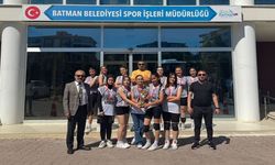 Batman Kız Anadolu Lisesi Voleybolda Zirvede