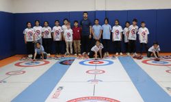 Dezavantajlı mahalledeki sporcu kızların Floor Curling'de hedefi Türkiye şampiyonluğu