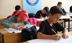 Diyarbakır'da akademisyenler kırsalda geleceğin ressamlarını keşfediyor