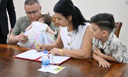 Diyarbakır'da bir çocuk koruyucu ailesine teslim edildi
