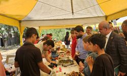 Gaziantep'te Gazze ve Doğu Türkistan'a yardım için kermes düzenlendi