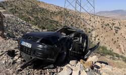 GÜNCELLEME - Şırnak'ta şarampole devrilen hafif ticari araçtaki 3 kişi öldü, 3 kişi yaralandı