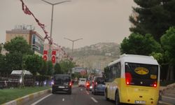 Mardin'de sağanak, fırtına ve toz taşınımı etkili oldu