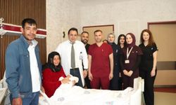 Şanlıurfa'da 15 yıl sonra çocuk sahibi olan aile bebeğine doktorunun adını verdi
