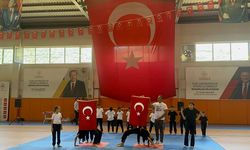 Savur'da, 19 Mayıs Atatürk'ü Anma, Gençlik ve Spor Bayramı kutlandı