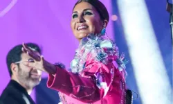 Sibel Can'dan yaza ışıltılı merhaba