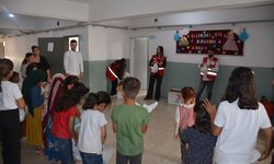 Silopi'de öğrencilere giyim yardımı