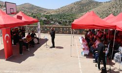 Batman Üniversitesi Öğrencileri Köy Okulunda Konser Verdi