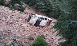 Gaziantep'te uçuruma devrilen pikaptaki 3 kişi öldü, 1 çocuk yaralandı