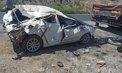 Mardin'de devrilen otomobildeki 1 kişi öldü, 1 kişi yaralandı