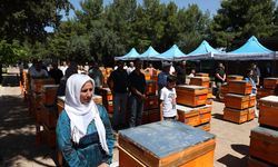 Mardin'de üreticilere yüzde 75 hibe ile 4 bin arı kovanı dağıtıldı