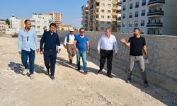 Midyat Belediye Başkanı Şahin, inşasına başlanılan sosyal tesisle ilgili incelemelerde bulundu