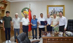 Yılın ilk Antep fıstığı yetiştiricisi altınla ödüllendirildi
