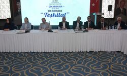 AK Parti, Diyarbakır'da 'Bölgesel Sivil Toplum ve Halkla İlişkiler Toplantısı' düzenledi