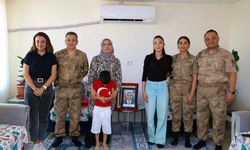 Batman'da jandarma personeli şehit ve gazi yakınlarını ziyaret etti