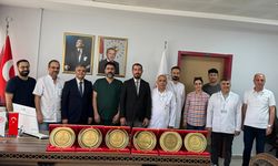 Mardin'de doçentlik ünvanı alan 6 doktora plaket verildi