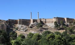 Urfa Kalesi'nde Geç Antik Çağ'a ait olduğu değerlendirilen kaya mezarı bulundu