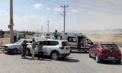 Adıyaman'da iki otomobilin çarpıştığı kazada 5 kişi yaralandı