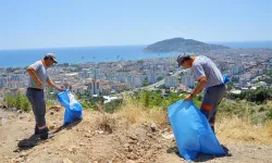 Antalya Alanya her gün tonlarca atık topluyor