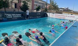 Batman'da 350 Çocuk Portatif Havuzda Yüzme Öğrendi