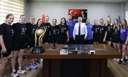 Bursa Büyükşehir Belediyespor Kadın Hentbol'da imzalar atıldı