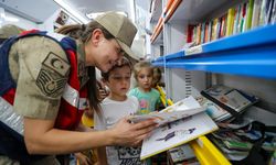 Diyarbakır'da kırsaldaki çocuklar 'gezici kütüphane' ile kitap ve etkinliklerle buluşuyor
