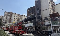 Gaziantep'te yangın çıkan binada 15 kişi dumandan etkilendi