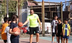 İzmir Karabağlar'da çocuklar 'yaz spor'larını sevdi