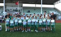 İznikspor Yaz Futbol Okulu’nda sertifika heyecanı