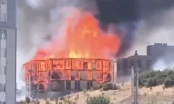 Lojman inşaatında yangın dehşeti