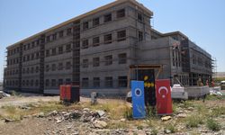 Milletvekili Nasıroğlu Diş Hekimliği Fakültesi Uygulama ve Araştırma Hastanesi inşaatında incelemelerde bulundu
