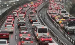 Trafiğe kayıtlı araç 32,6 milyonu aştı... Elektrikli ve hibrit araçlarda artış
