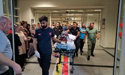 Siirtli Çocuğa Önce Otomobil, Sonra Kamyonet Çarptı