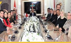 Batman Yeşilay Yönetimi, Bağımlılıkla Mücadele Çalışmalarını Vali Canalp’e Sundu