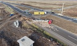 Diyarbakır-Şanlıurfa Yolunda Patates Yüklü Tır Kazası: Ulaşım Normale Döndü