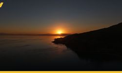 Van Gölü Kızıla Büründü