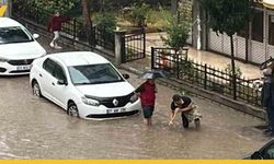 Batman Merkez ve Sason'a Sağanak Vurdu, Ulaşım Felç Oldu