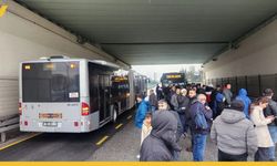 İstanbul Avcılar'daki Metrobüs Arızası Sabah Saatlerinde İstanbul'u Kilitledi
