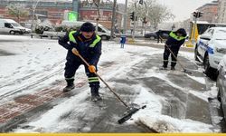 Batman’da Beyaz Alarm: Belediye Ekipleri Kar Esaretine Geçit Vermiyor