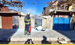 Hilal Mahallesi’nde Korkutan Patlama: Trafodan Yükselen Alevler Sokağı Karanlığa Gömmedi