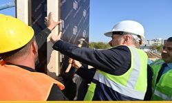 Batman'da Eğitime Yatırım Hız Kesmiyor: Vali Canalp, Yeni Okulun İlk Çivisini Çaktı