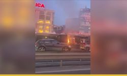 İstanbul Bakırköy, Florya Durağında Korku Dolu Anlar: Metrobüs Motoru Alev Aldı