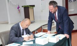 Siirt'te Engelleri Aşan Başarı: Zihinsel Engelli Aslan Çevik'in 'Umutlarım' Kitabı Raflarda