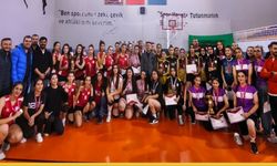 Batman’da Voleybolun Kraliçeleri Yine Değişmedi: Şampiyon Spor Lisesi!