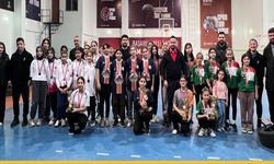 Filenin Yeni Kraliçeleri: Badminton Şampiyonu Şehit Öğretmenler Ortaokulu