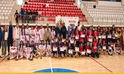 Genç Kızlar Futsal İl Şampionasında Batman Spor Lisesi Birinci Oldu