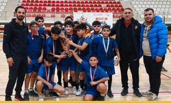 Hentbolda Küçüklerin Büyük Mücadelesi: Şampiyon Batman Petrol Ortaokulu